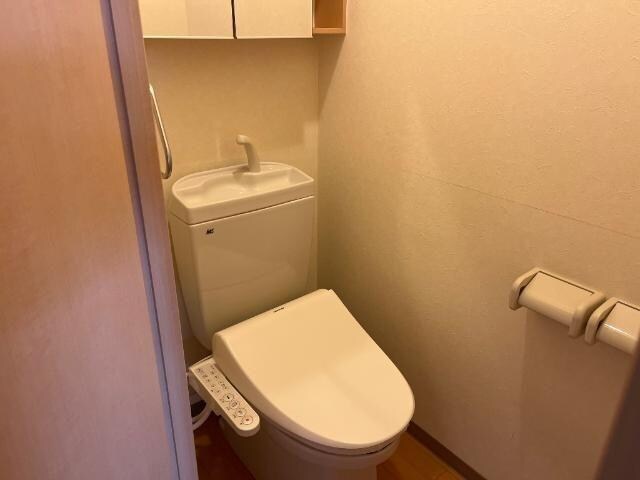 物件内観写真6　(トイレ)