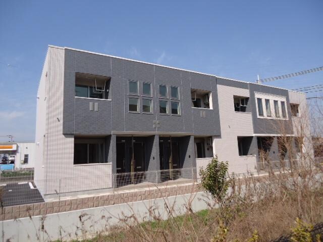 物件外観写真1　(外観写真（昼）)