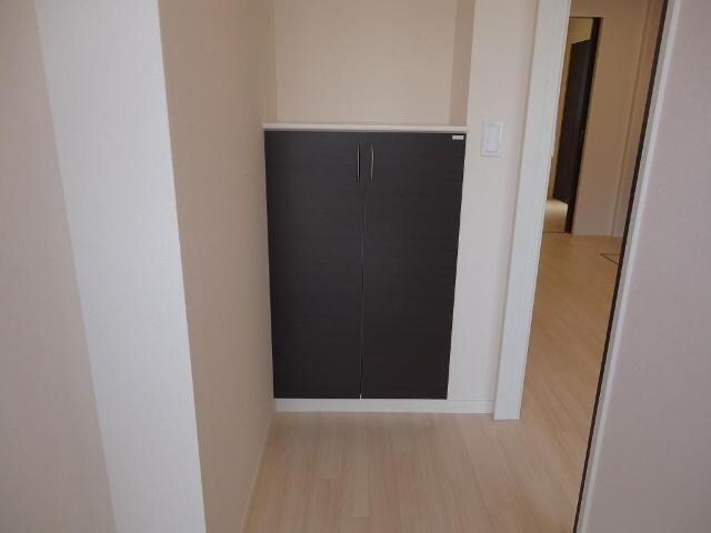 物件内観写真10　(下駄箱)