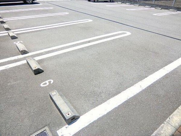 駐車場・駐輪場