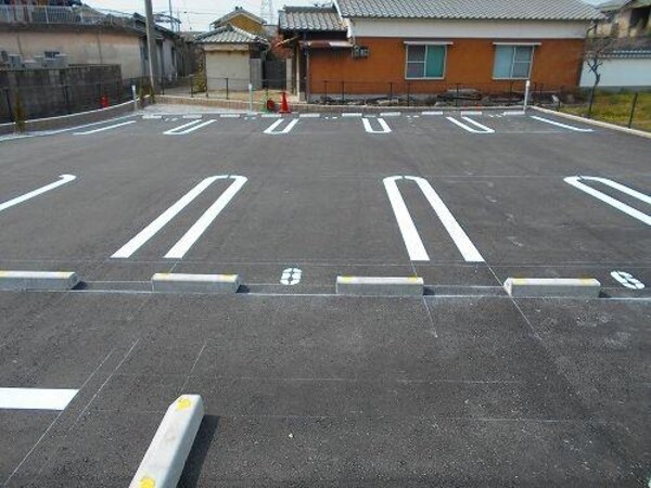 駐車場・駐輪場