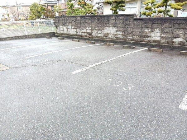 駐車場・駐輪場