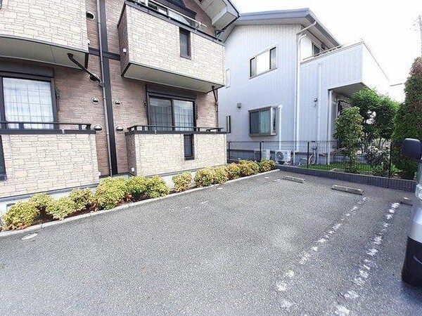 駐車場・駐輪場