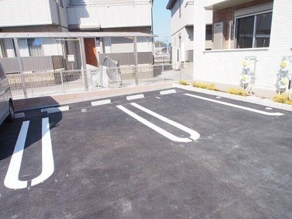 駐車場・駐輪場