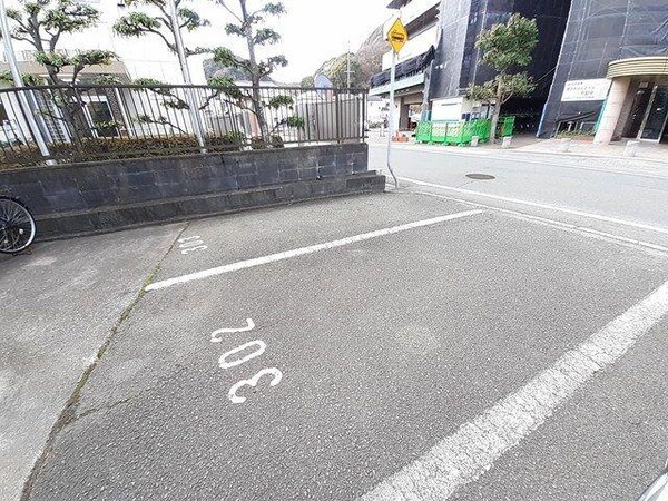 駐車場・駐輪場
