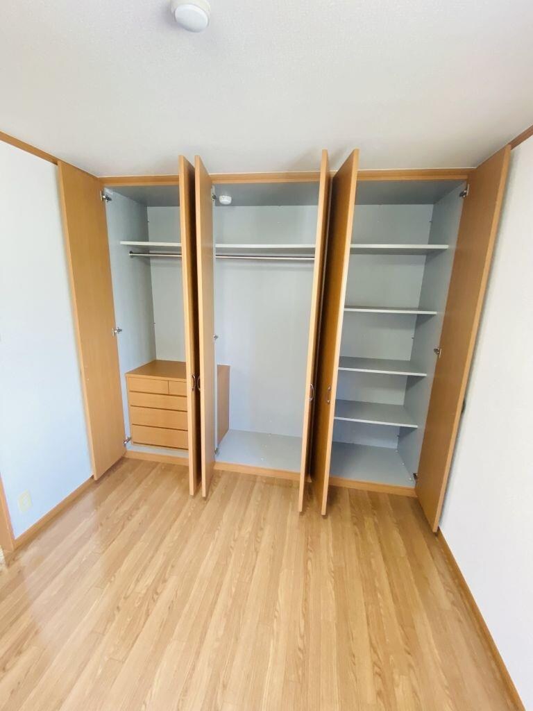 物件内観写真13　(収納)