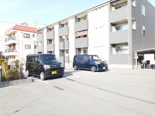 駐車場・駐輪場