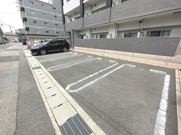 駐車場・駐輪場