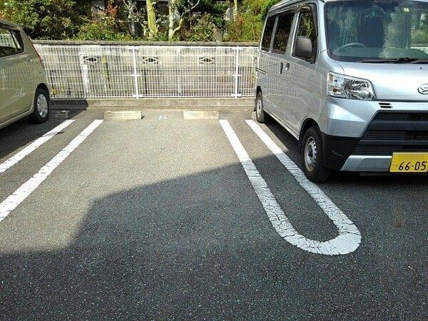 駐車場・駐輪場