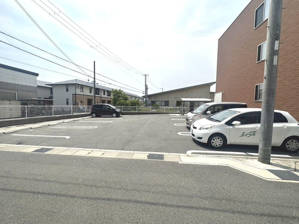 駐車場・駐輪場