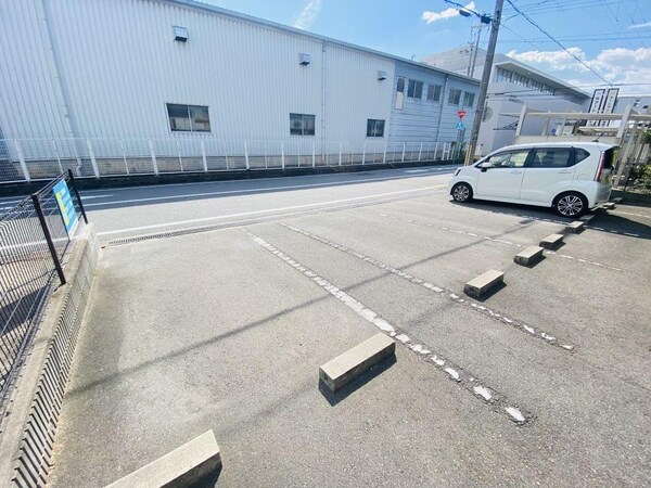 駐車場・駐輪場