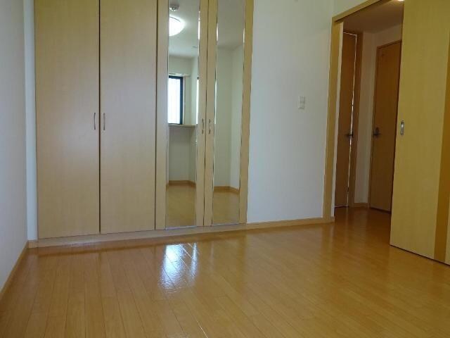 物件内観写真4　(洋室)