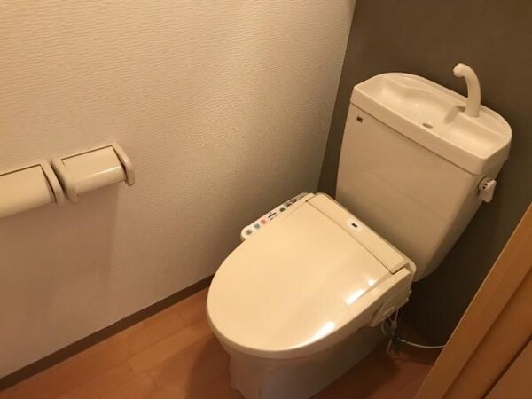 トイレ(シャワー付トイレ)