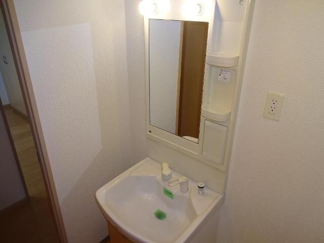 物件内観写真8　(洗髪洗面化粧台)