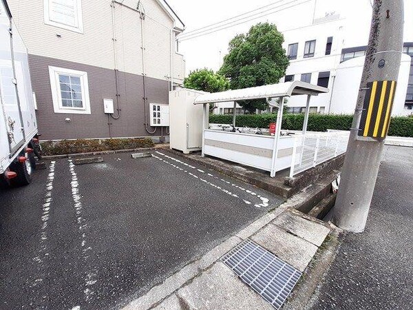 駐車場・駐輪場