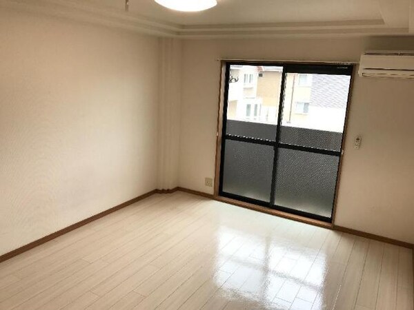 その他室内設備(LED照明付きの洋室)