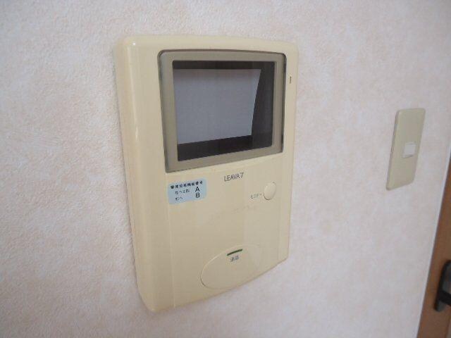 物件内観写真11　(カメラ付インターホン)