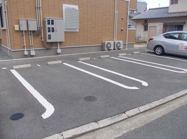 駐車場・駐輪場