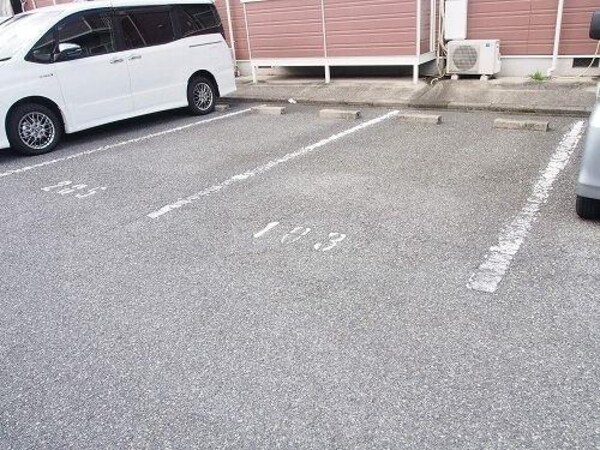 駐車場・駐輪場