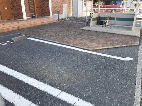 駐車場・駐輪場