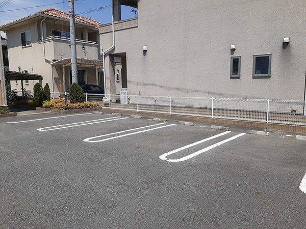 駐車場・駐輪場