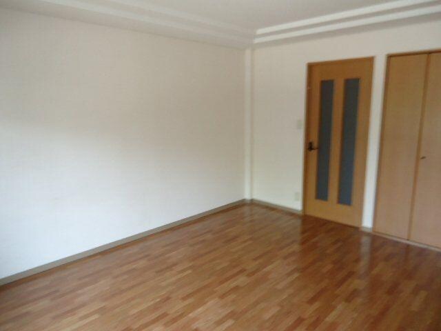 物件内観写真6　(洋室)