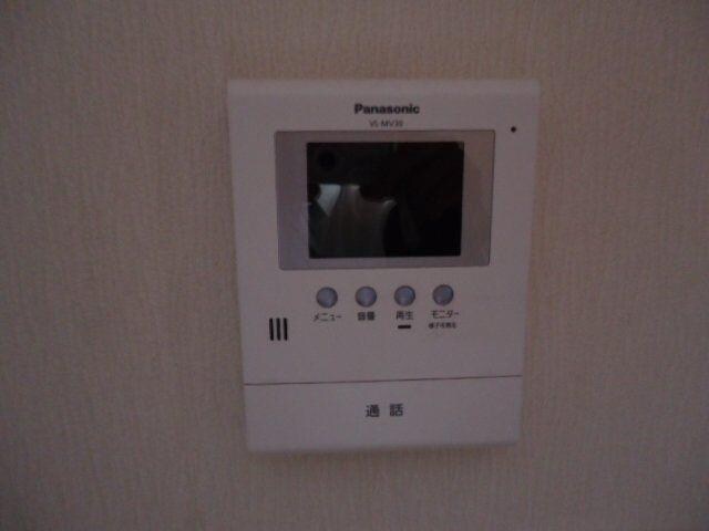 物件内観写真13　(カメラ付インターホン)
