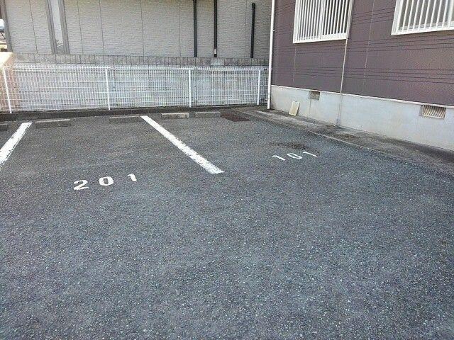 物件外観写真2　