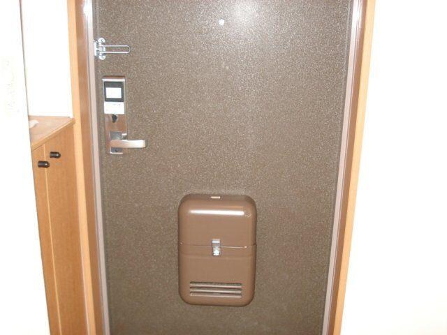 物件内観写真2　(玄関)