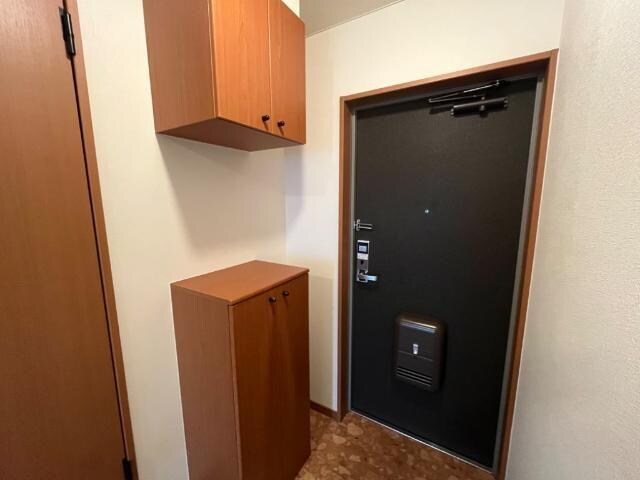 物件内観写真2　(玄関)