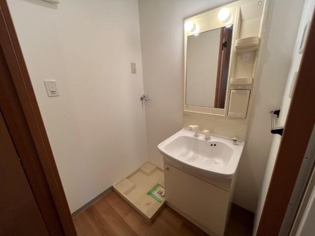 物件内観写真6　(洗髪洗面化粧台)