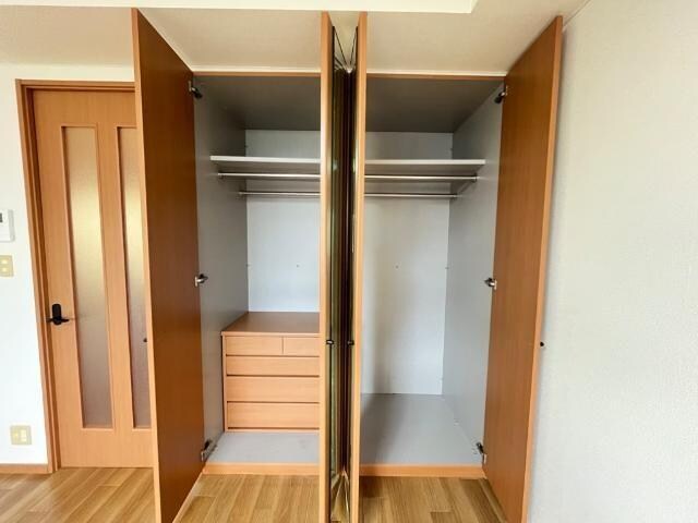 物件内観写真7　(クローゼット)