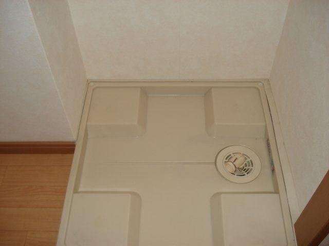 物件内観写真9　(洗濯機置場)