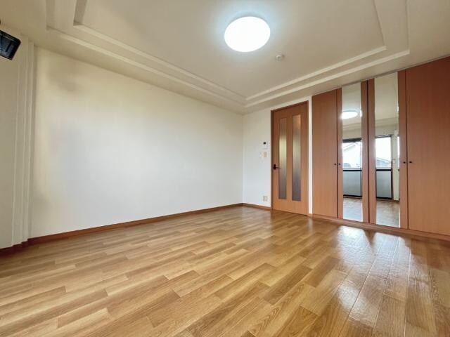 物件内観写真10　(洋室)