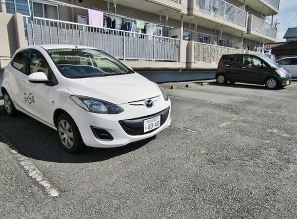 部屋画像_その他(駐車場)