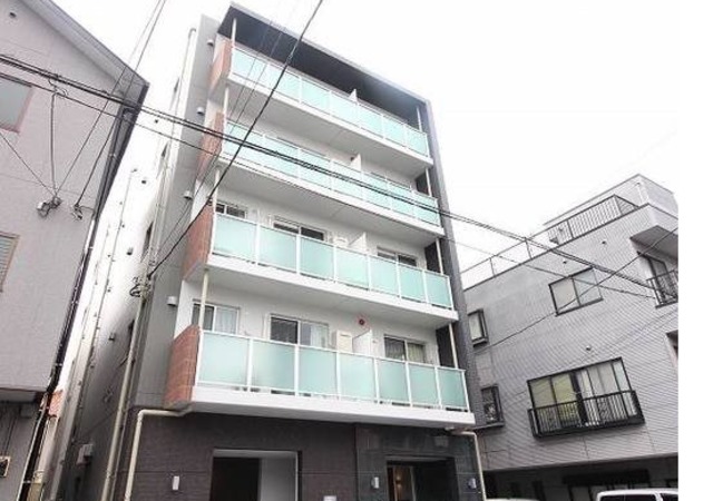 Ｃｒｏｗｎ　ｈｉｌｌｓ　Ｓｈｉｎｊｕｋｕ