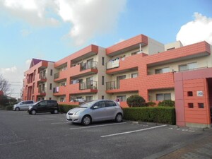 牛久ロイヤルレジデンス　A外観写真