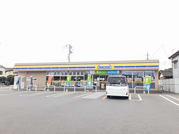 その他(ミニストップ高見原店まで450m)