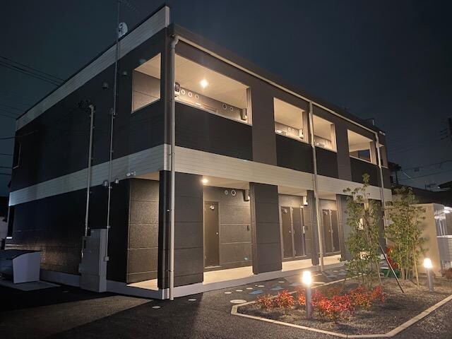 物件外観写真3　(外観写真（夜）)