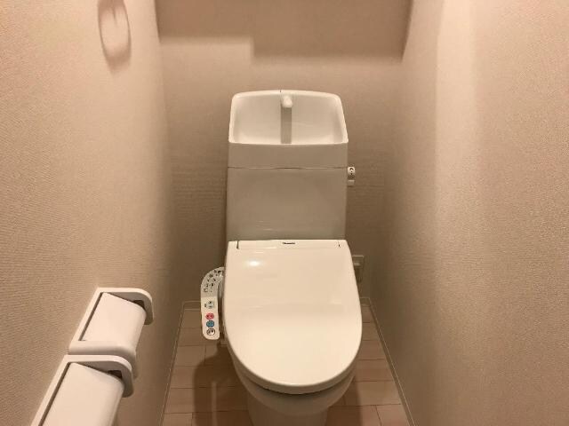 物件内観写真12　(シャワー付トイレ)