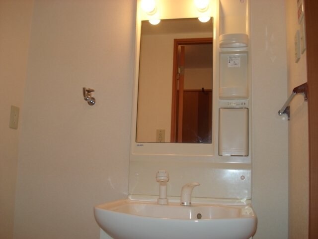 物件内観写真11　(洗髪洗面化粧台)