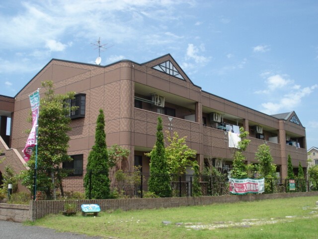 物件外観写真1　(外観写真（昼）)