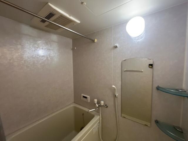 物件内観写真7　(ユニットバス)