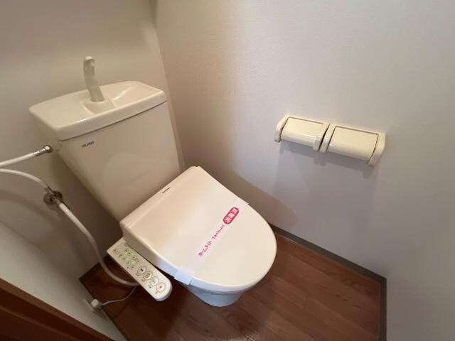 物件内観写真11　(シャワー付トイレ)