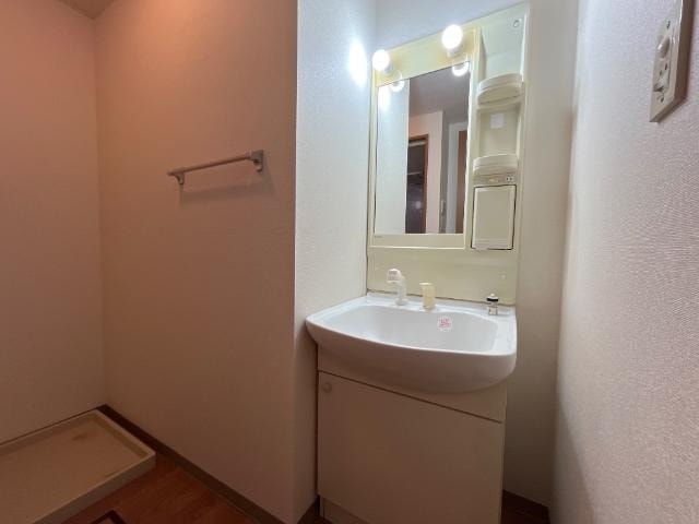 物件内観写真12　(洗髪洗面化粧台)