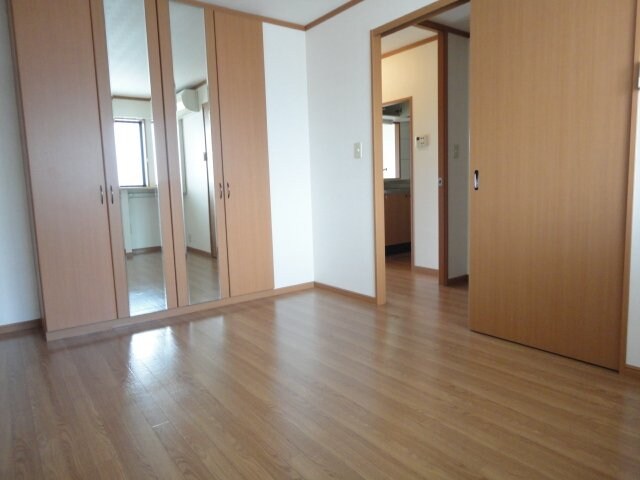 物件内観写真16　(北側洋室)