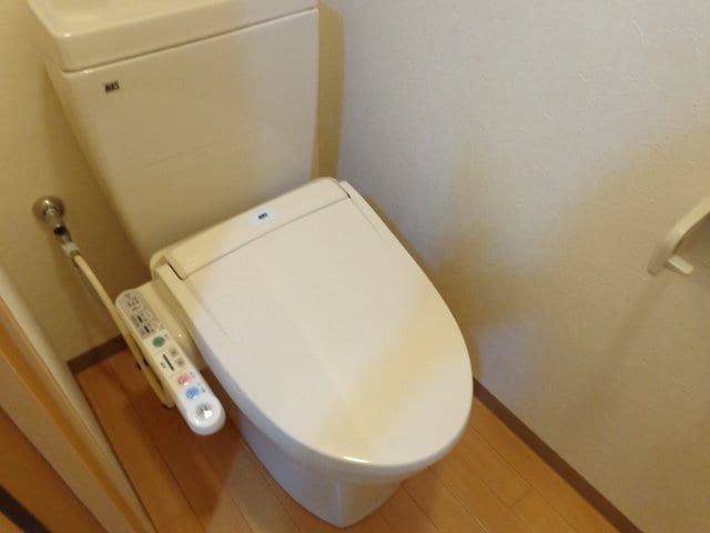 物件内観写真14　(シャワー付トイレ)