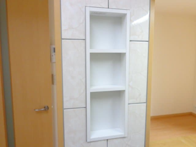 物件内観写真21　(キッチン横棚)