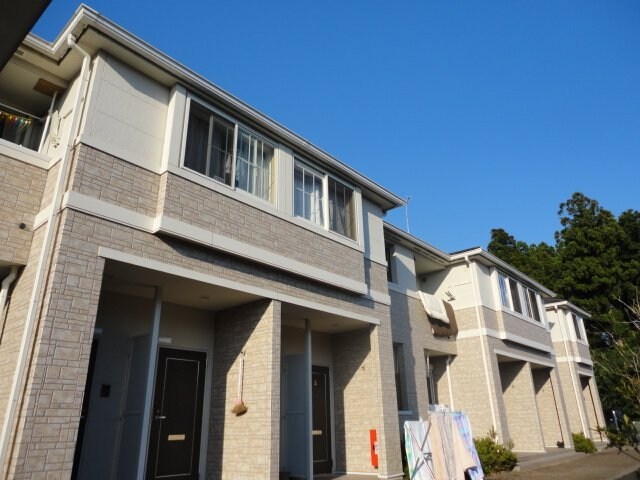 物件外観写真2　(外観写真（昼）)