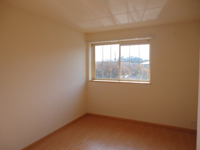 物件内観写真14　(洋室)